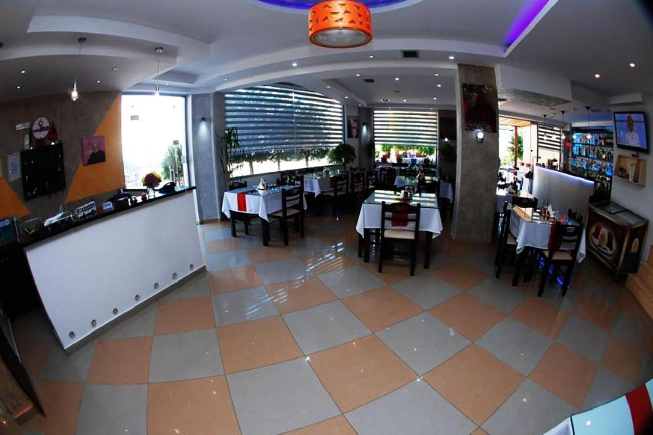 Hotel Driloni 卡萨米尔 外观 照片