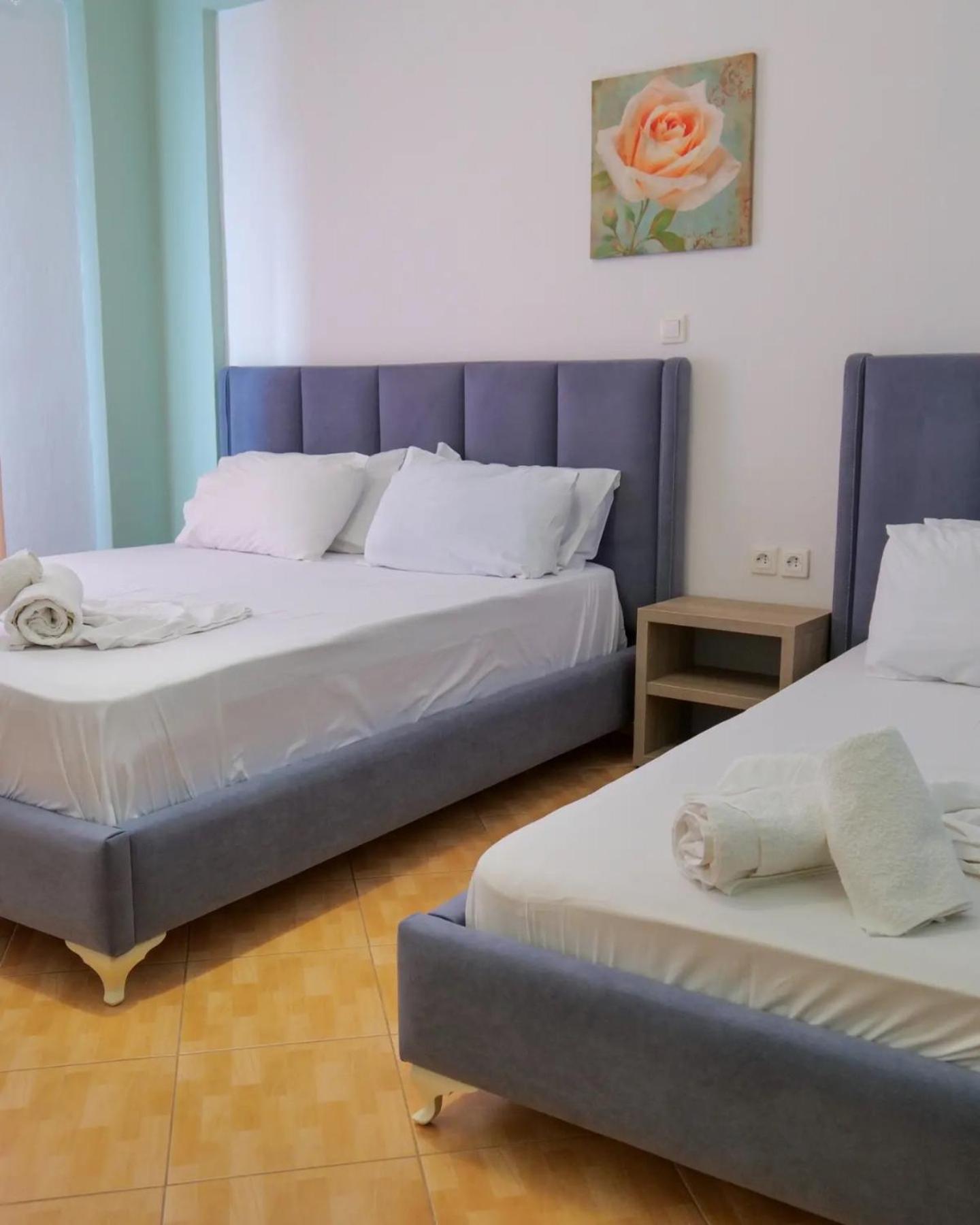 Hotel Driloni 卡萨米尔 外观 照片