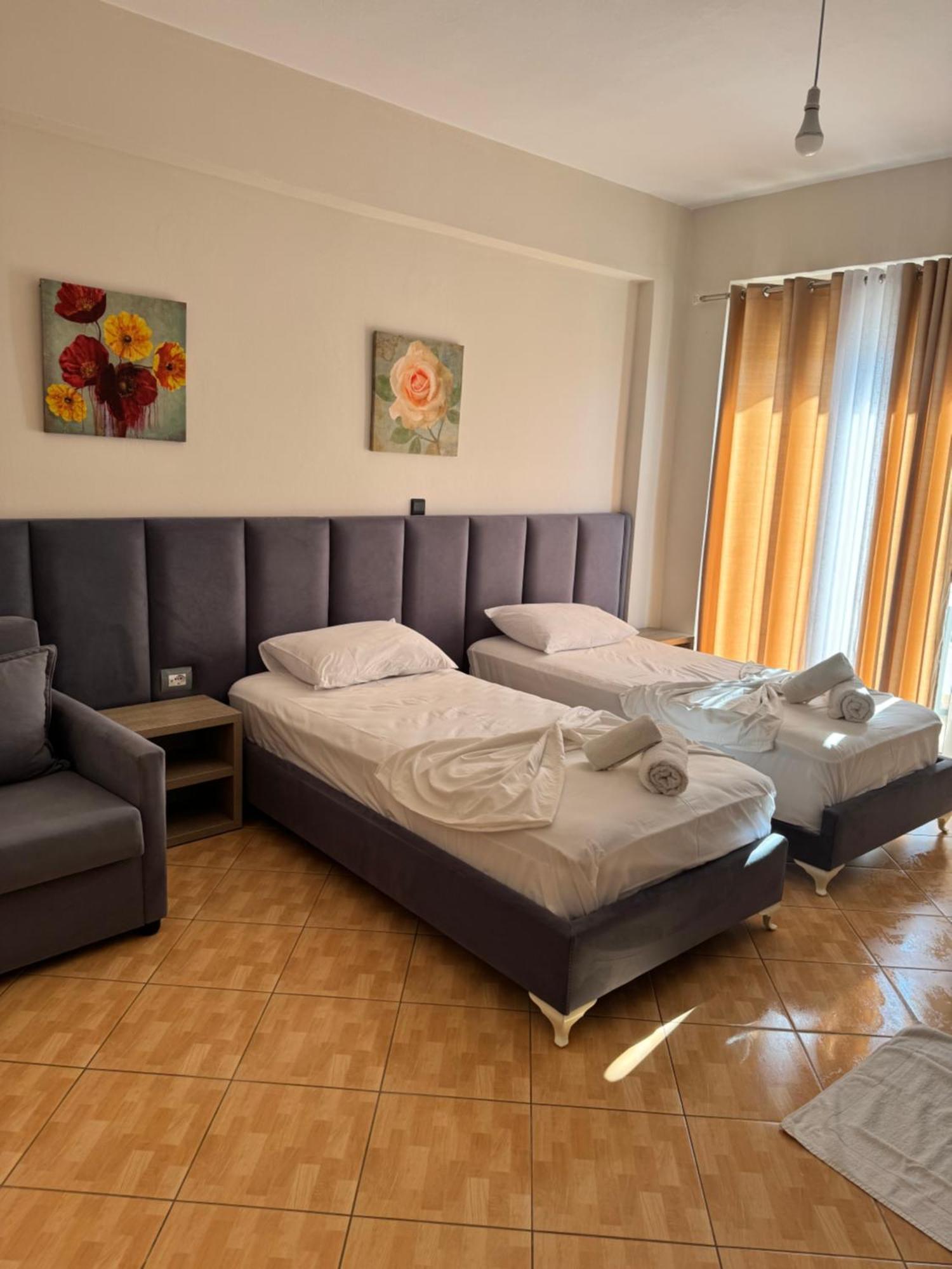 Hotel Driloni 卡萨米尔 外观 照片